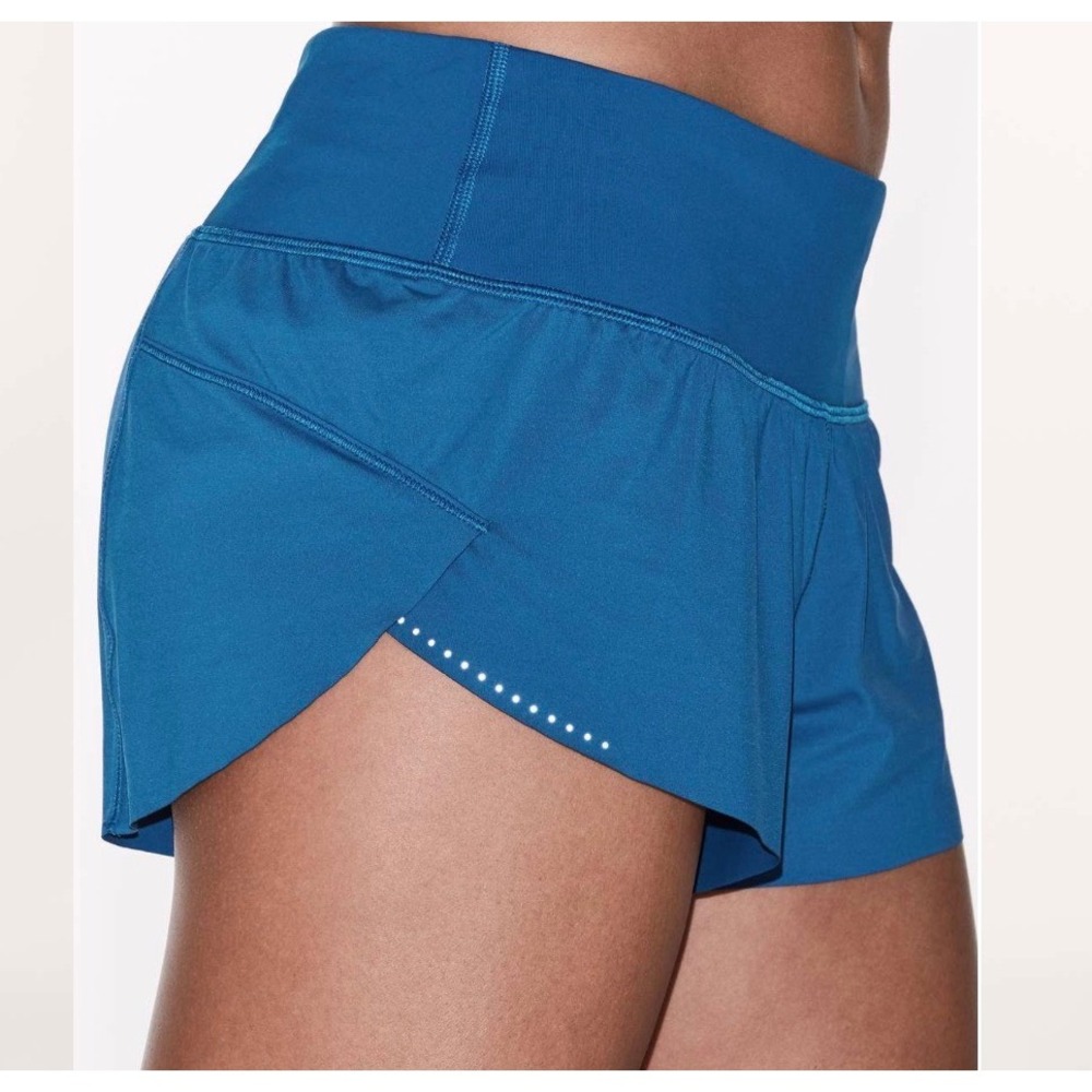 Lululemon Chase Me Short 2.5" Whirlpool Size 8